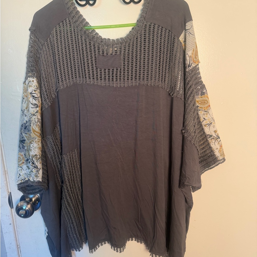 POL Gray Floral Patchwork Blouse - image 5